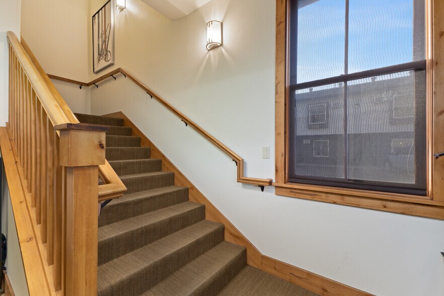 More Photos Of 442 Lincoln Ave, Steamboat Springs Flex For Sale