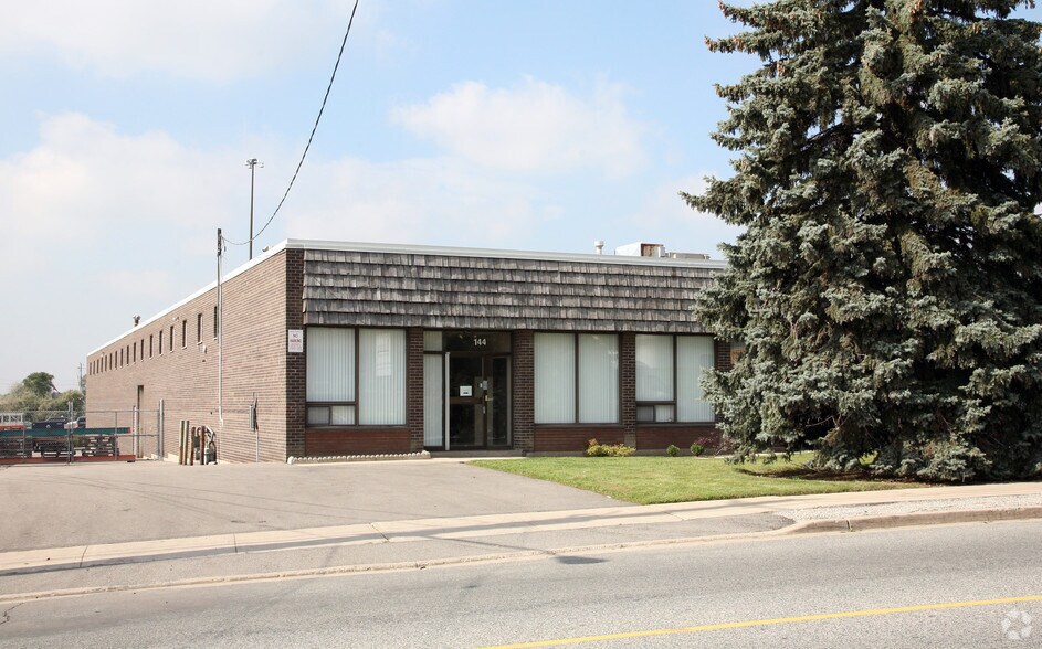 More Photos Of 144-146 Oakdale Rd, Toronto Manufacturing For Sale