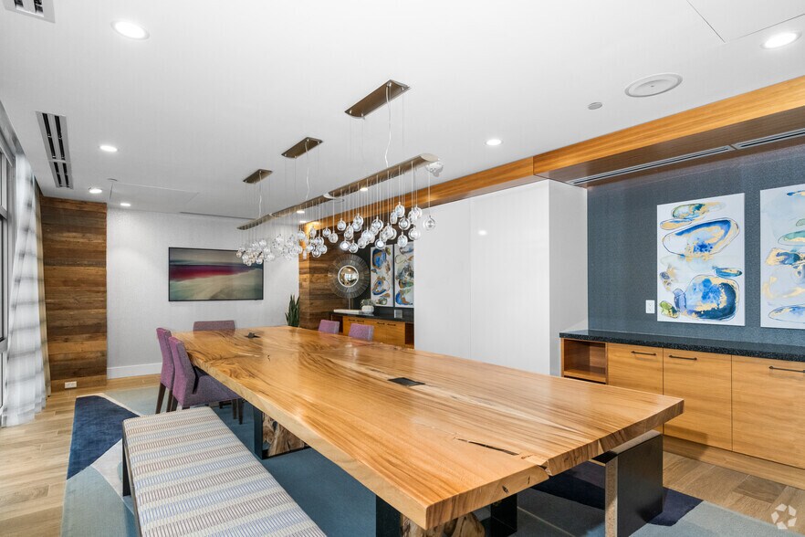 More Photos Of 3400 S Clark St, Arlington Apartments For Lease