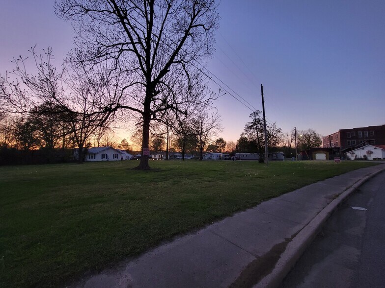 More Photos Of 103 Main Street West, Wartrace Land For Sale