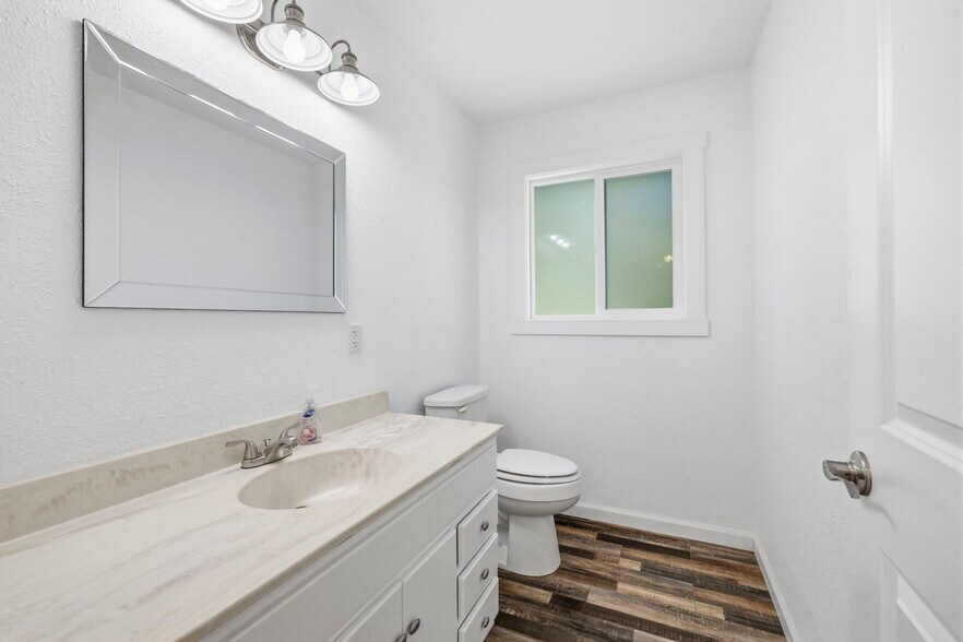 More Photos Of 19468 Village Dr, Sonora Office For Sale