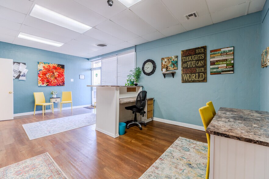 More Photos Of 1301 W Gore Blvd, Lawton Medical For Sale