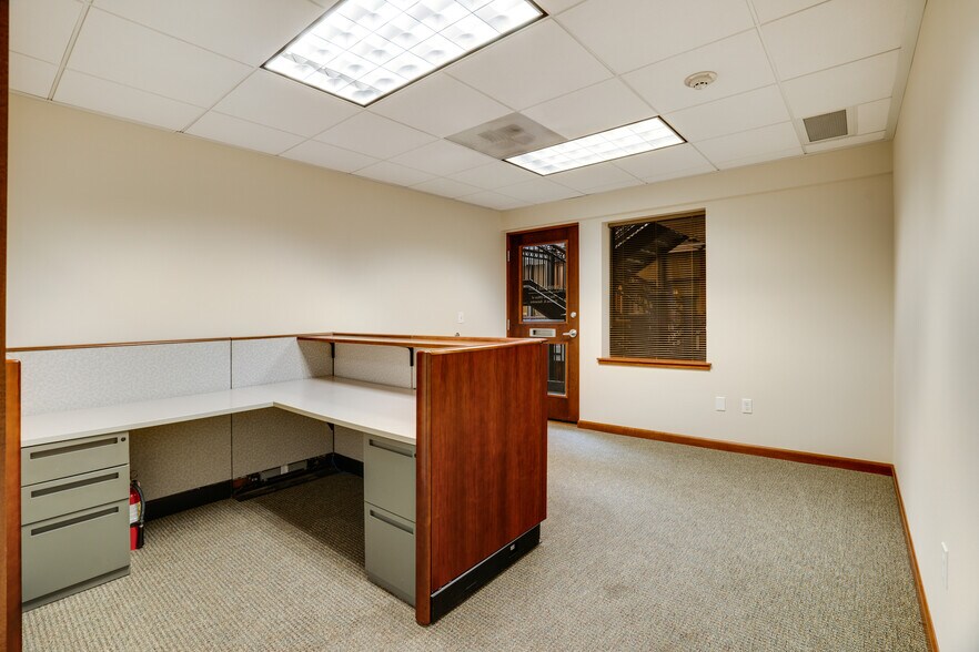 More Photos Of 705 S 9th St, Tacoma Office For Sale
