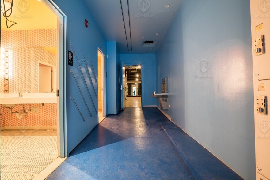 More Photos Of 200 Central Park S, New York Multifamily For Sale