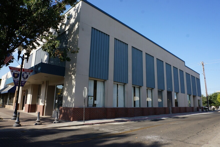 More Photos Of 125-129 N Main St, Porterville Storefront Retail Office For Lease