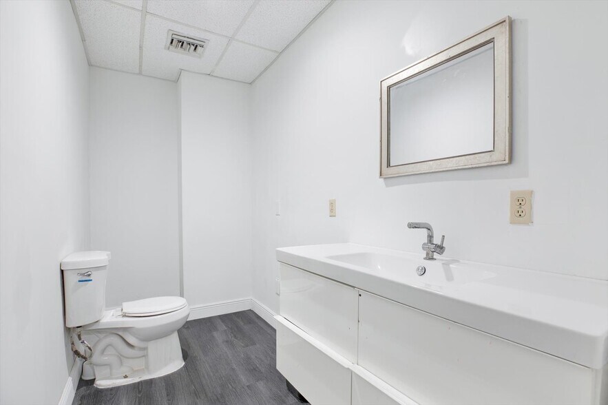 More Photos Of 12425 N Florida Ave, Tampa Medical For Lease