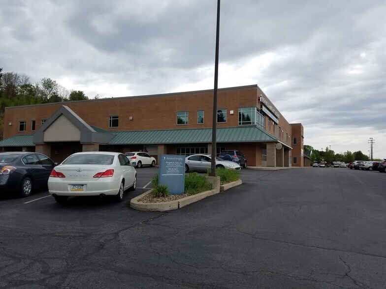 More Photos Of 1000 Meade St, Dunmore Medical For Lease
