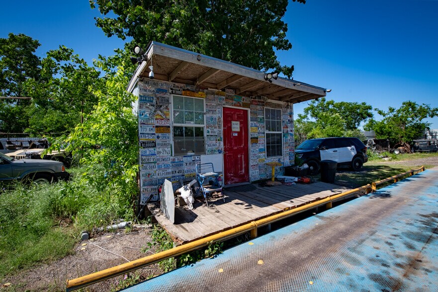 More Photos Of 7913 Highway 183 S, Austin Manufacturing For Sale