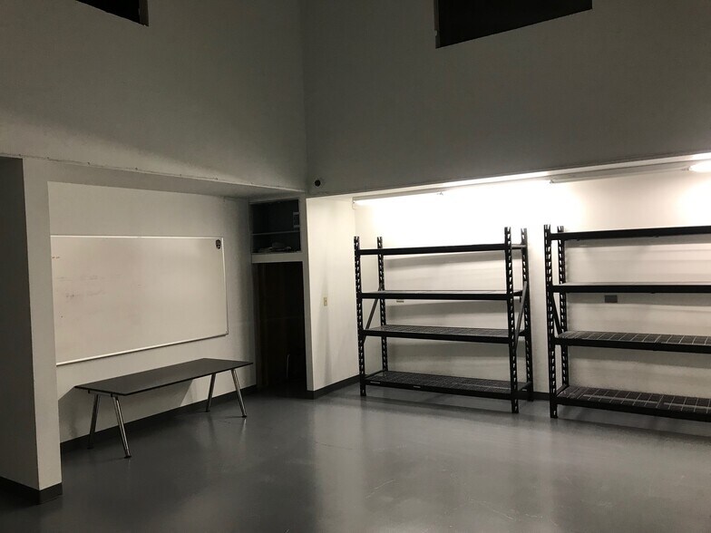 More Photos Of 3045 NW Campus Dr, Estacada Warehouse For Sale