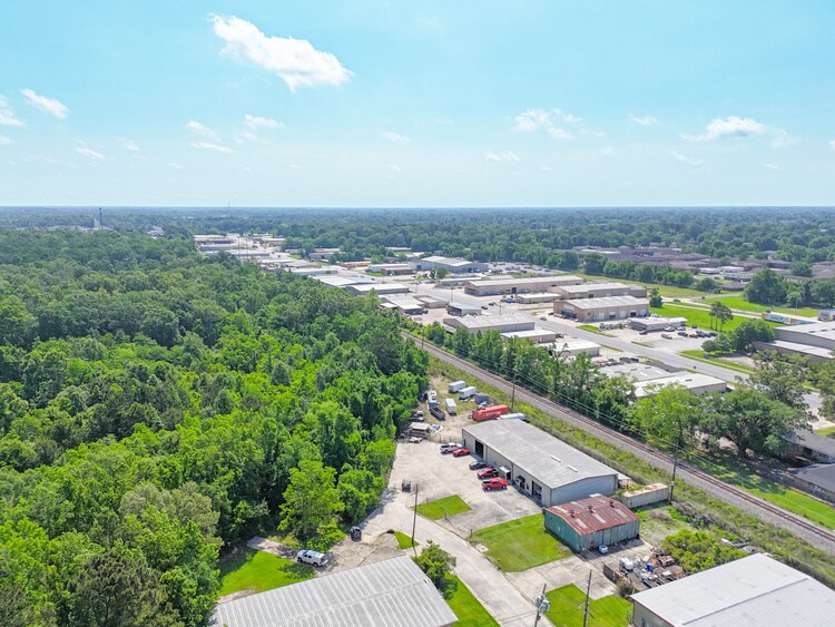 More Photos Of 11950 Richcroft Ave, Baton Rouge Warehouse For Sale