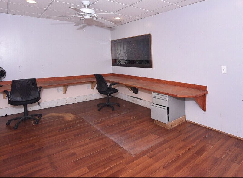 More Photos Of 7120-7122 Topanga Canyon Blvd, Canoga Park Office For Sale