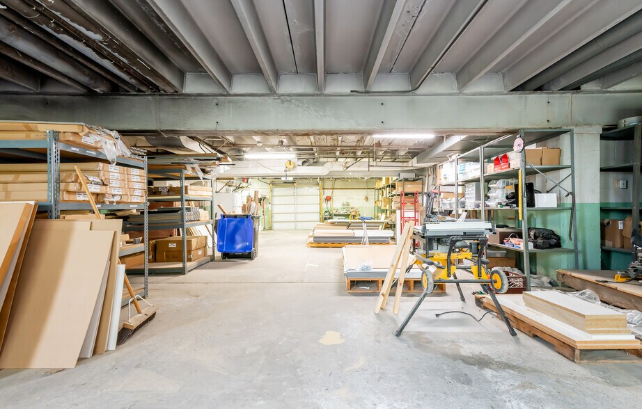 More Photos Of 927 E Madison St, Louisville Warehouse For Sale