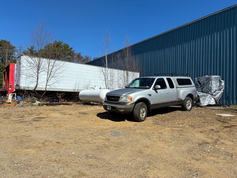 More Photos Of 185 Lafayette Rd, North Hampton Warehouse For Lease