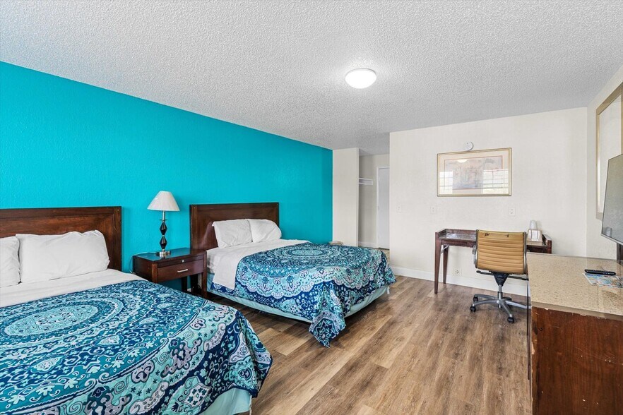 More Photos Of 510 Lane Ave S, Jacksonville Hotel For Sale