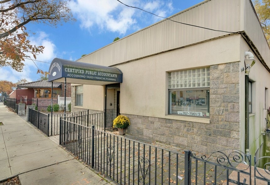 More Photos Of 32-44 Francis Lewis Blvd, Flushing Medical For Sale