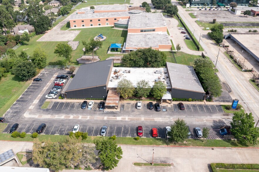 More Photos Of 17215 Red Oak Dr, Houston Medical For Sale