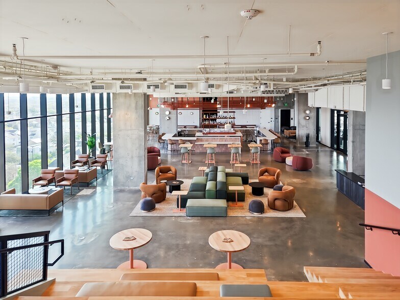 More Photos Of 5501 La Branch St, Houston Coworking Space