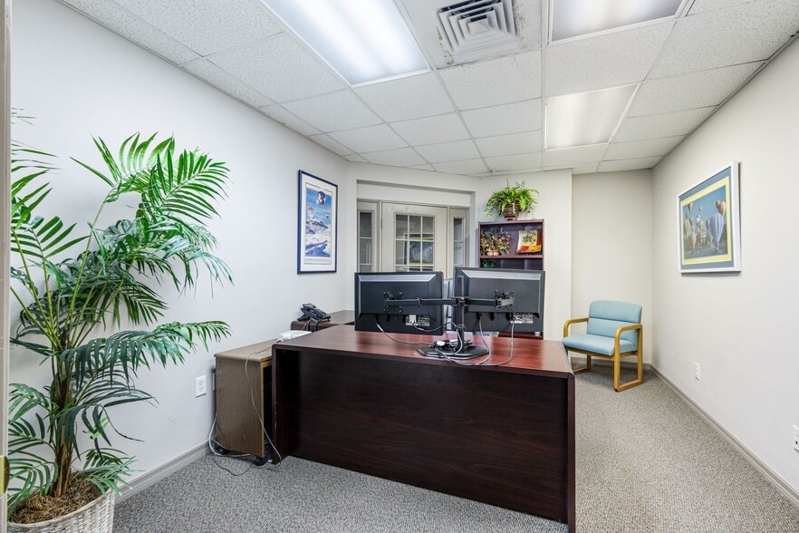 More Photos Of 1361 Royal Palm Square Blvd, Fort Myers Office For Sale