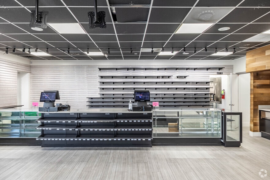 More Photos Of 1290 Lantana Rd, Lake Worth Convenience Store For Lease