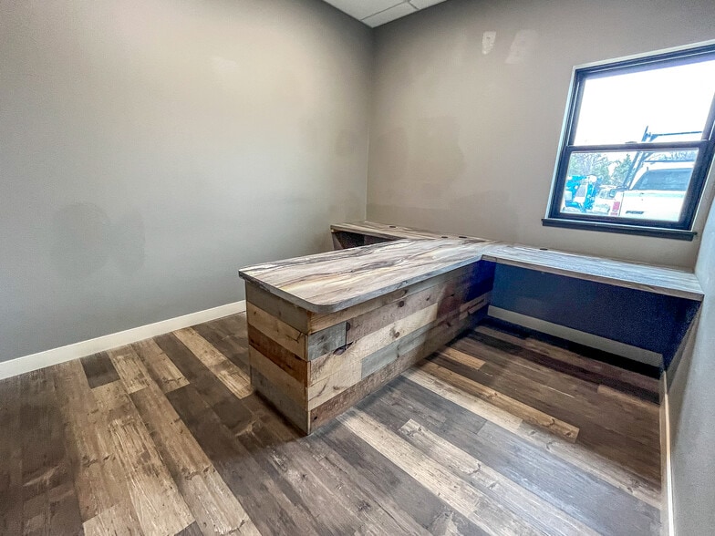 More Photos Of 2507 E Saint Patrick St, Rapid City Distribution For Lease