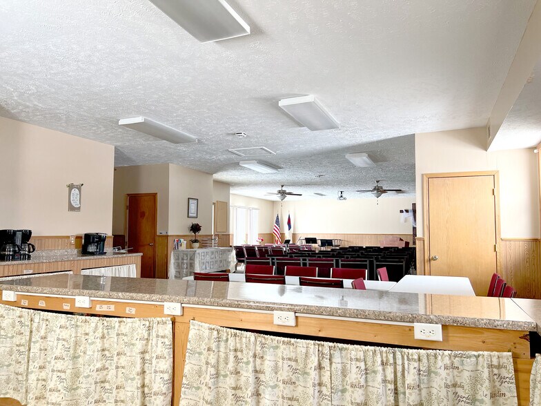 More Photos Of 418 S 14th St, Wymore General Retail For Sale