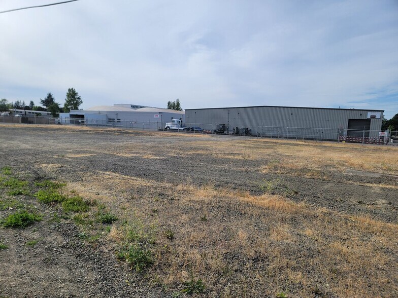 More Photos Of 1895 16th St SE, Salem Land For Lease