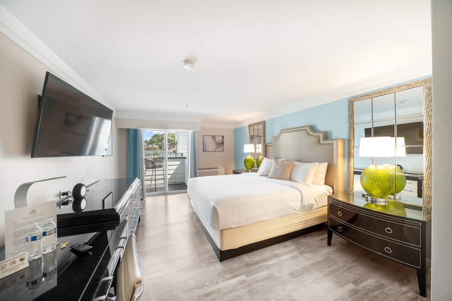 More Photos Of 1404 N Coast Hwy, Laguna Beach Hotel For Sale