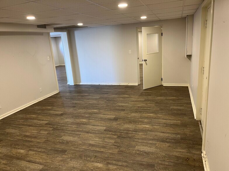 More Photos Of 908 E North St, Salina Warehouse For Lease