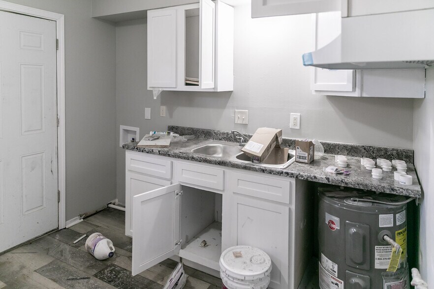 More Photos Of 3081 St. Charles Dr, Memphis Apartments For Sale