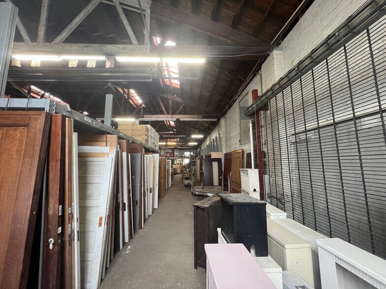 More Photos Of 7829-7839 W Grand Ave, Elmwood Park Warehouse For Lease