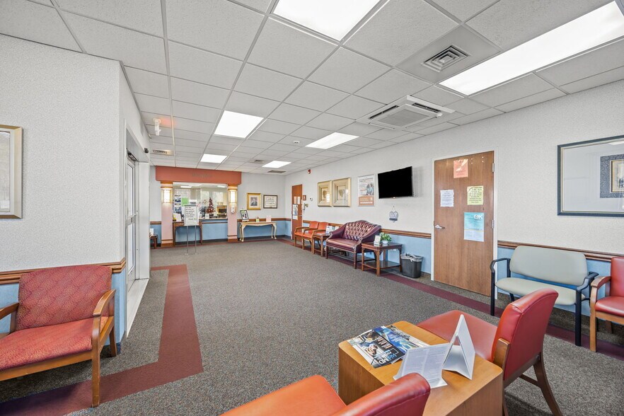 More Photos Of 511 Paladin Dr, Greenville Medical For Sale