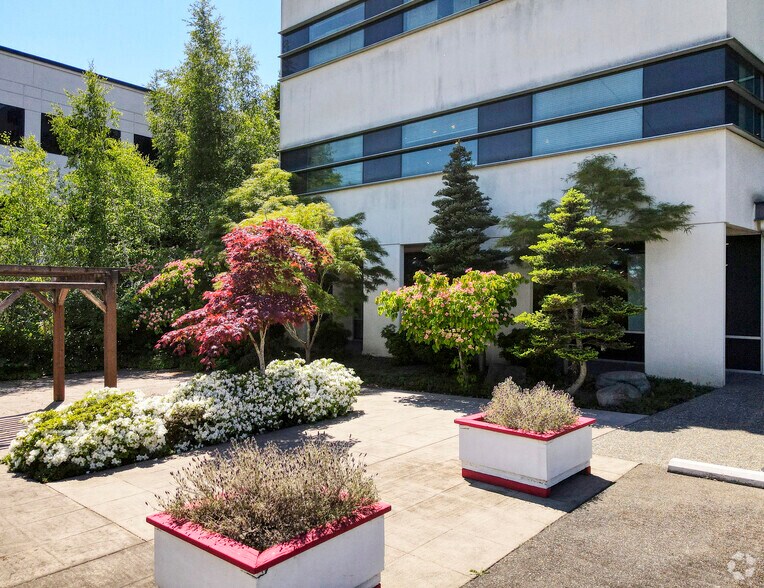 More Photos Of 19320 33rd Ave W, Lynnwood Freestanding For Lease