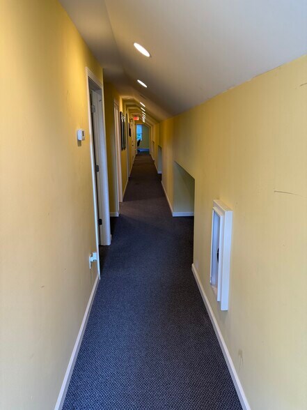 More Photos Of 688 Derby Ave, Seymour Warehouse For Lease