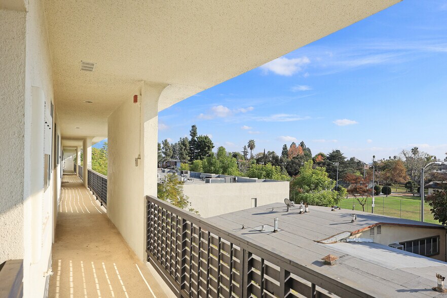 More Photos Of 160 S Michigan Ave, Pasadena Apartments For Sale