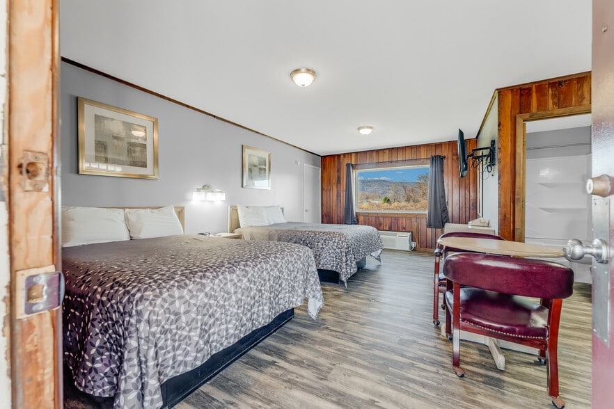 More Photos Of 21507 Seneca Trl, Marlinton Hotel For Sale