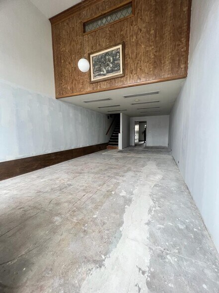 More Photos Of 245-251 S Robertson Blvd, Beverly Hills Storefront Retail Office For Lease