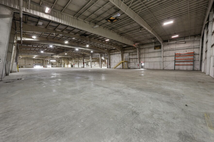 More Photos Of 656 Interstate Dr, Crossville Manufacturing For Lease