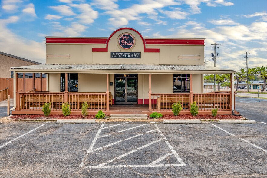 More Photos Of 3571/3585 McGehee Rd, Montgomery Restaurant For Sale