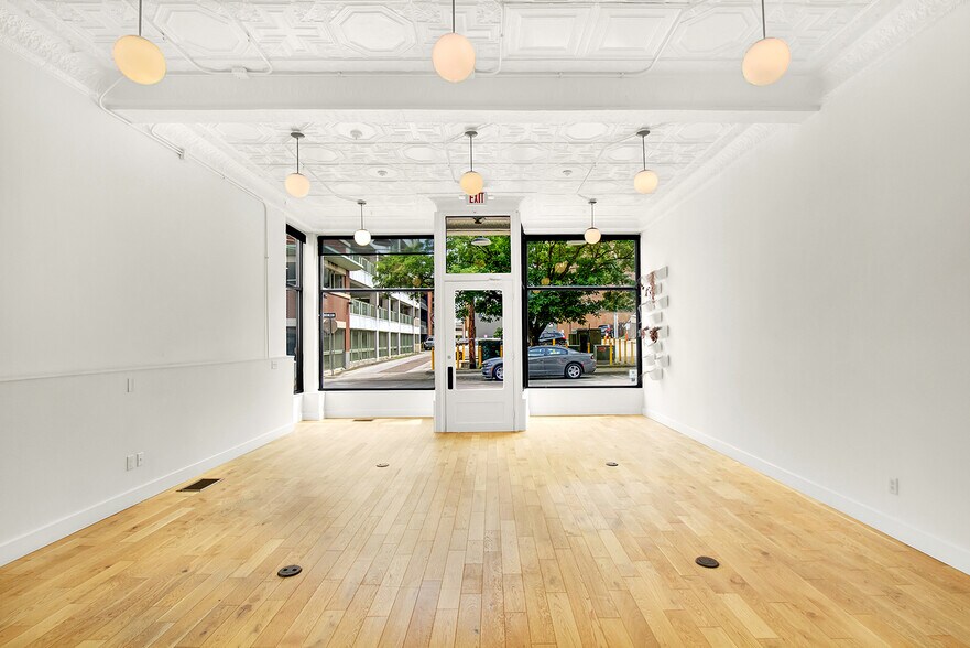 More Photos Of 20 E 5th St, Covington Storefront Retail Residential For Lease