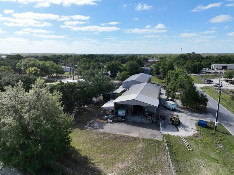 Primary Photo Of 611 Prairie Mine Rd, Mulberry Manufacturing For Sale