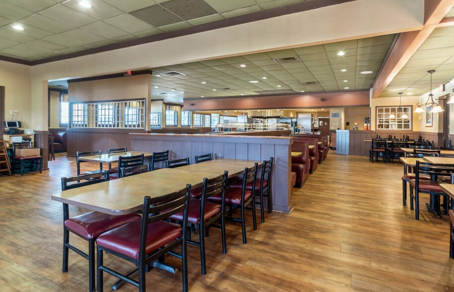 More Photos Of 2775 Lee Hwy, Troutville Restaurant For Sale