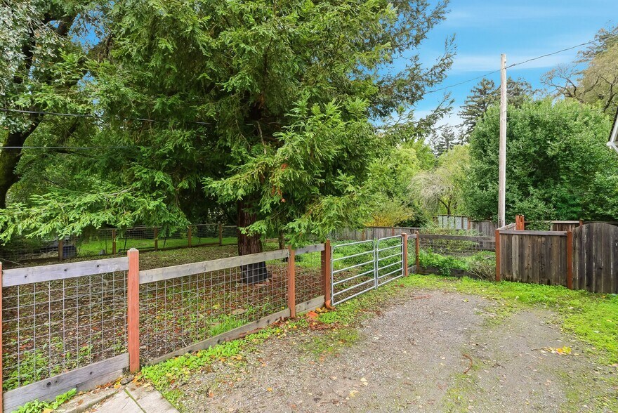 More Photos Of 567 San Geronimo Valley Dr, San Geronimo Apartments For Sale