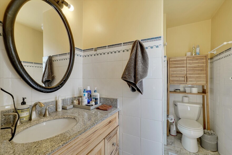 More Photos Of 14 Mast, Marina Del Rey Apartments For Sale