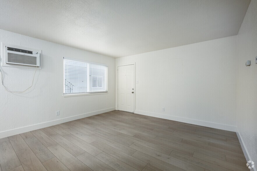 More Photos Of 3130-3132 3rd Ave, Sacramento Apartments For Sale