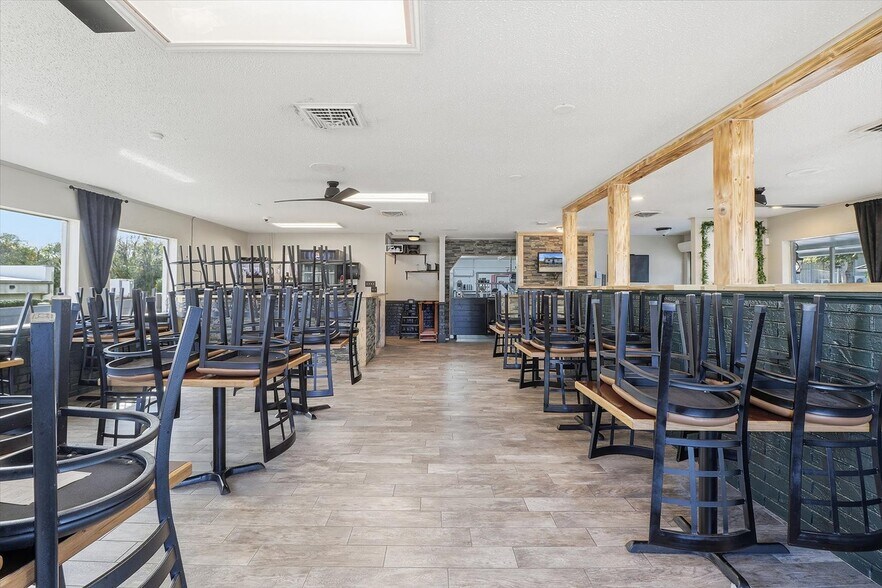 More Photos Of 859 S US Highway 41, Inverness Restaurant For Sale