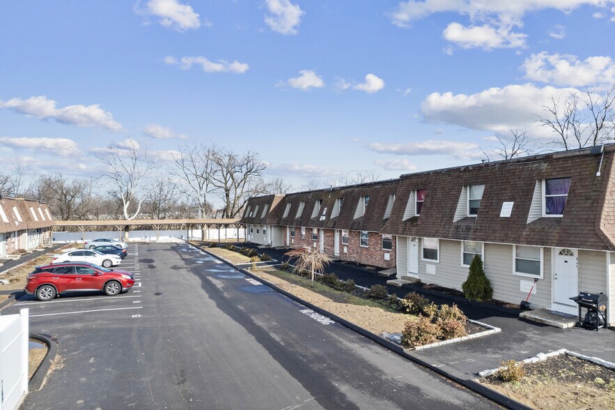 More Photos Of 20 Read St, Bridgeport Apartments For Sale