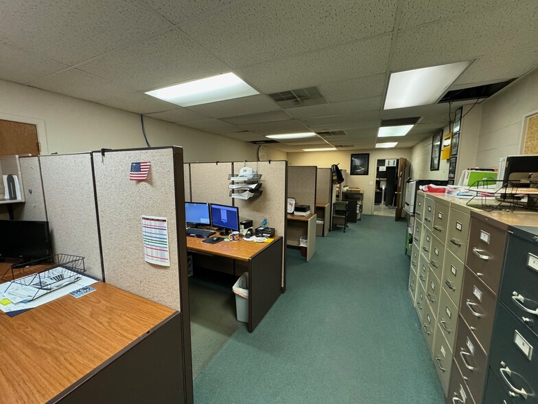 More Photos Of 1028 W Washington St, Orlando Light Distribution For Lease