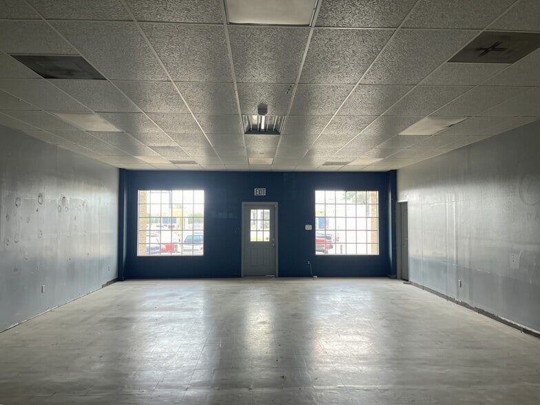 More Photos Of 15959 Hewwood Ave, Baton Rouge General Retail For Lease