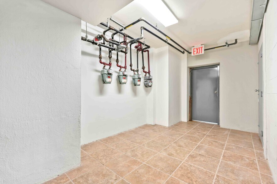 More Photos Of 405-407 Gates Ave, Brooklyn Loft Creative Space For Sale