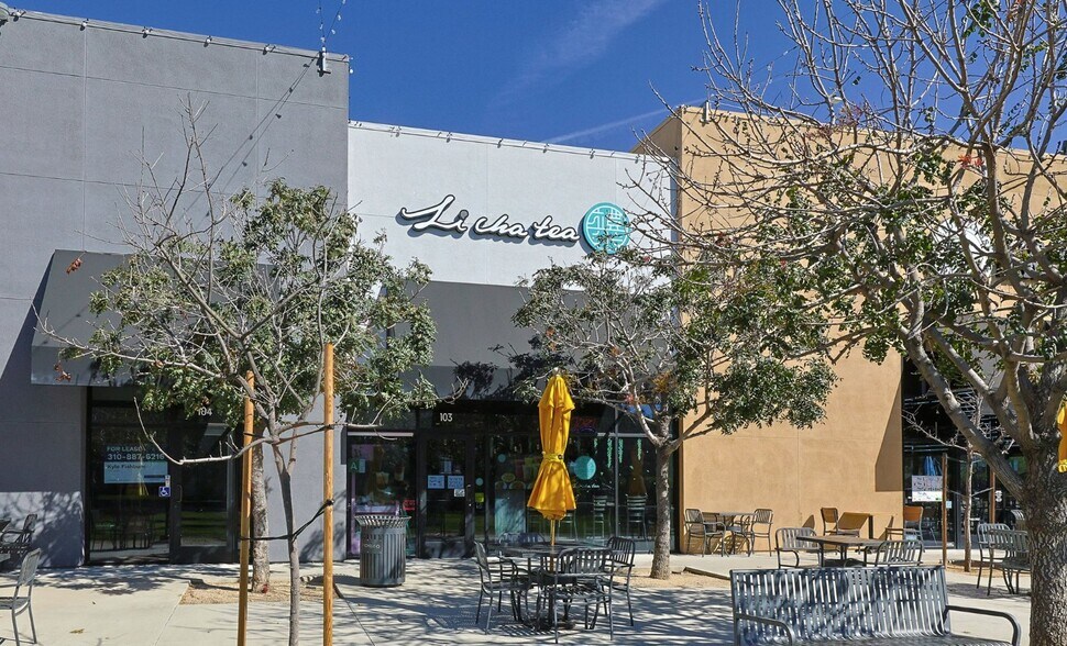 More Photos Of 8420-8440 Balboa Blvd, Northridge Storefront For Sale